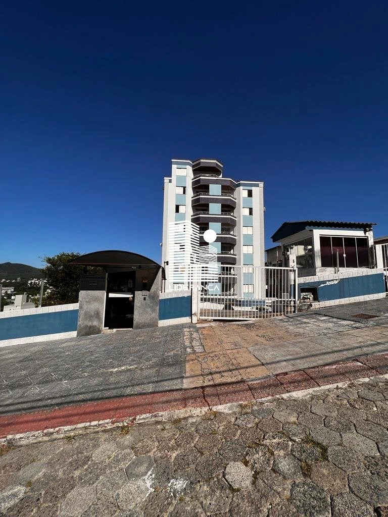 2-bedroom apartment with a mountain view in Florianópolis — photo 19