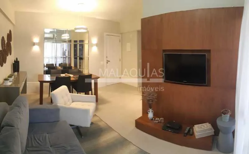 1-bedroom apartment with enclosed kitchen and balcony — photo 12