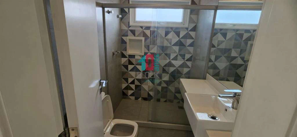House with 4 bedrooms, 3 en-suites, 11 bathrooms and 2 parking — photo 6