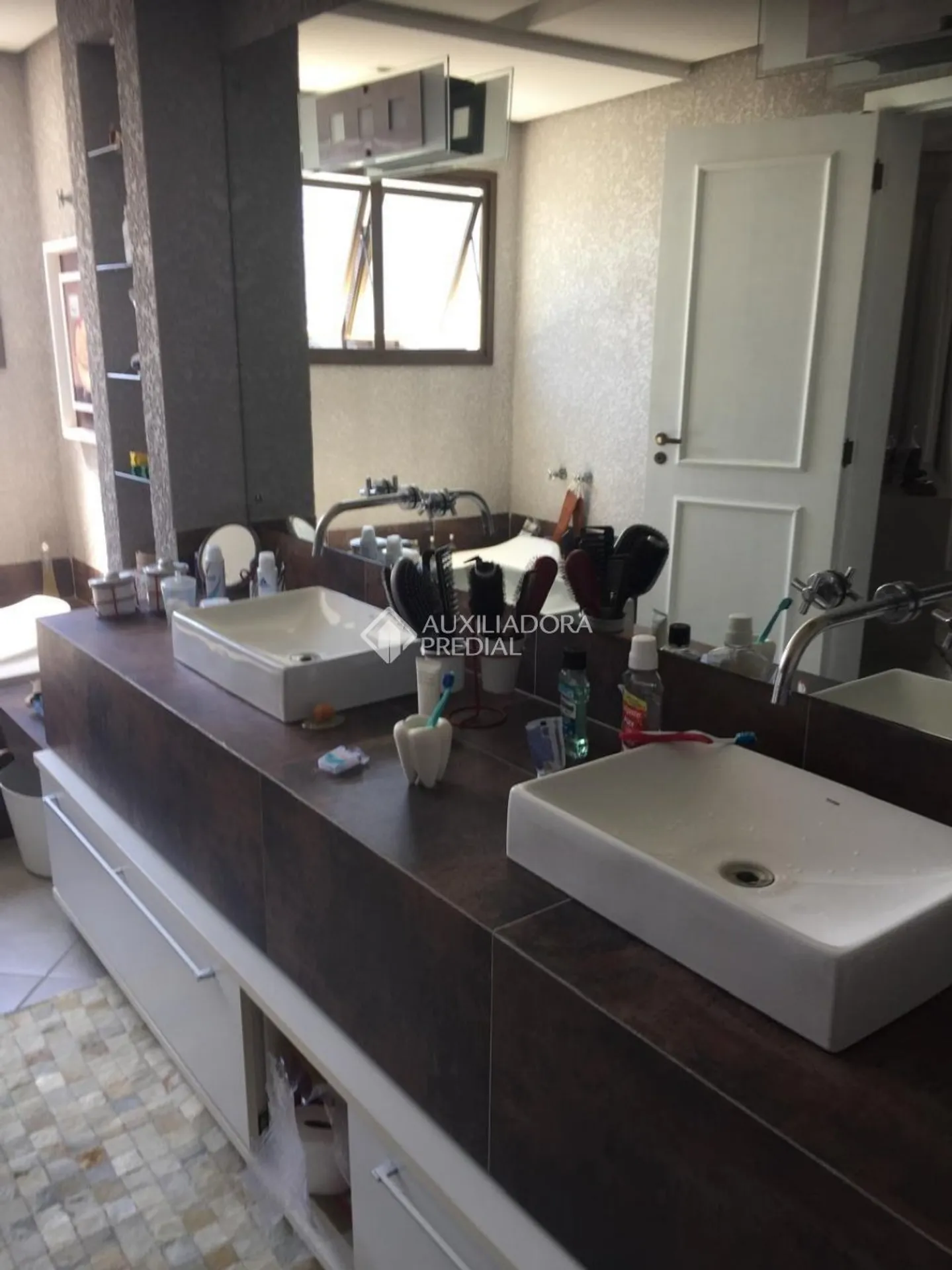 Furnished 350 m² house with an open-plan gas kitchen — photo 30