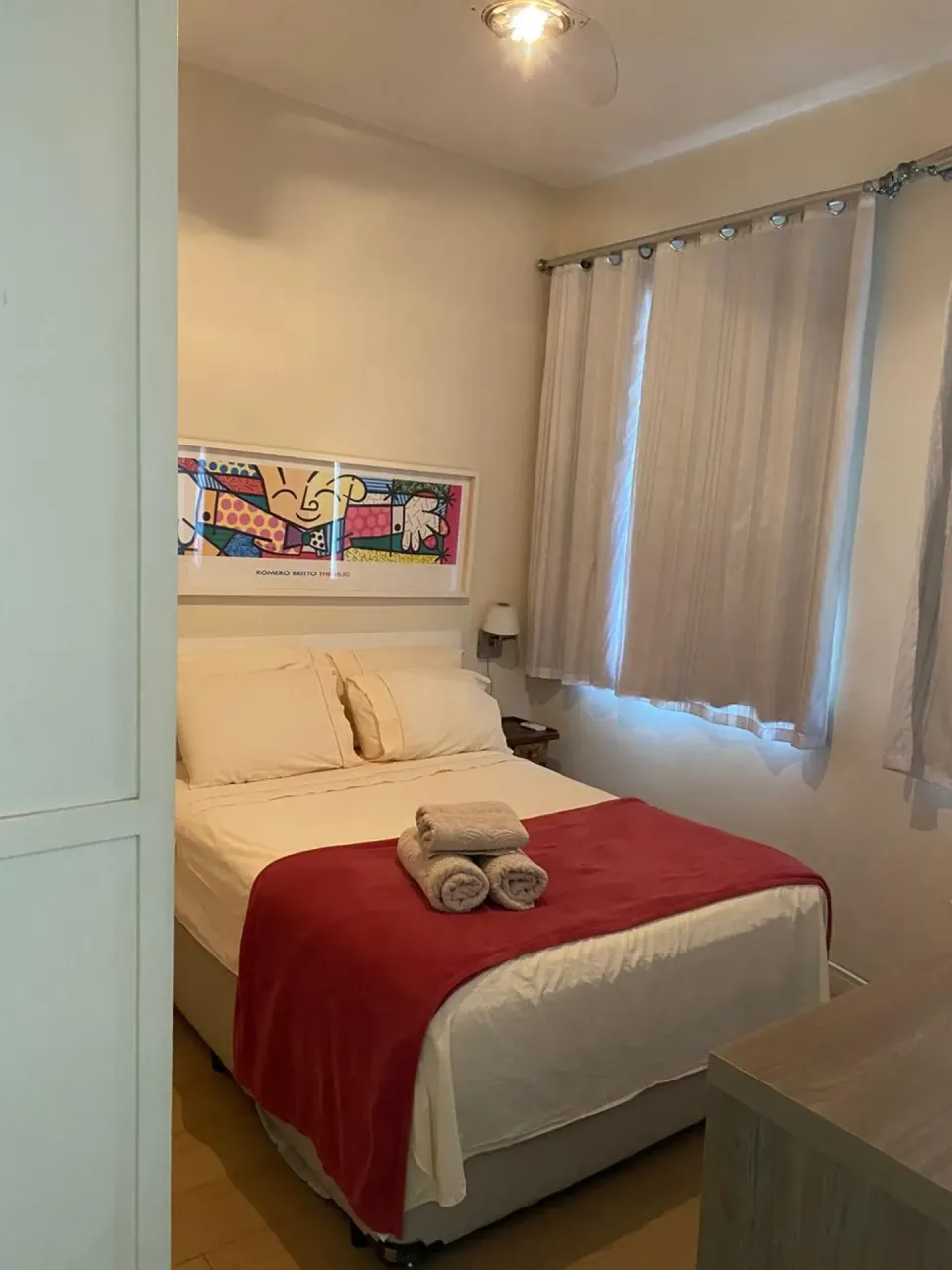 Furnished apartment with glass shower and electric showerhead — photo 6