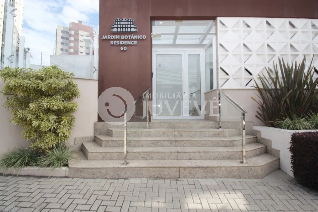 Apartment, 93 m², with a glass-enclosed balcony — photo 53