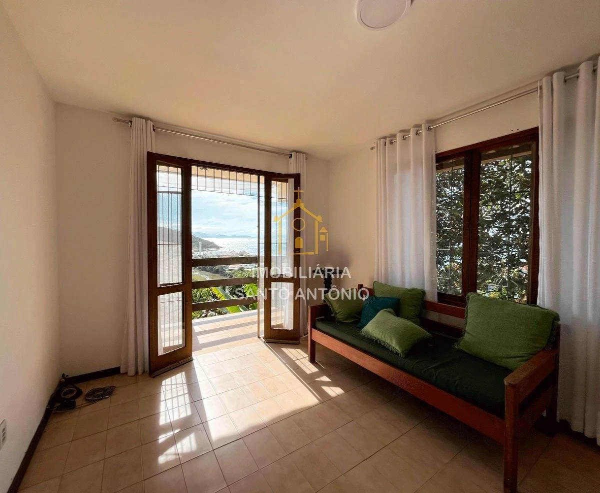 3-bedroom house with a water view in Florianópolis — photo 3