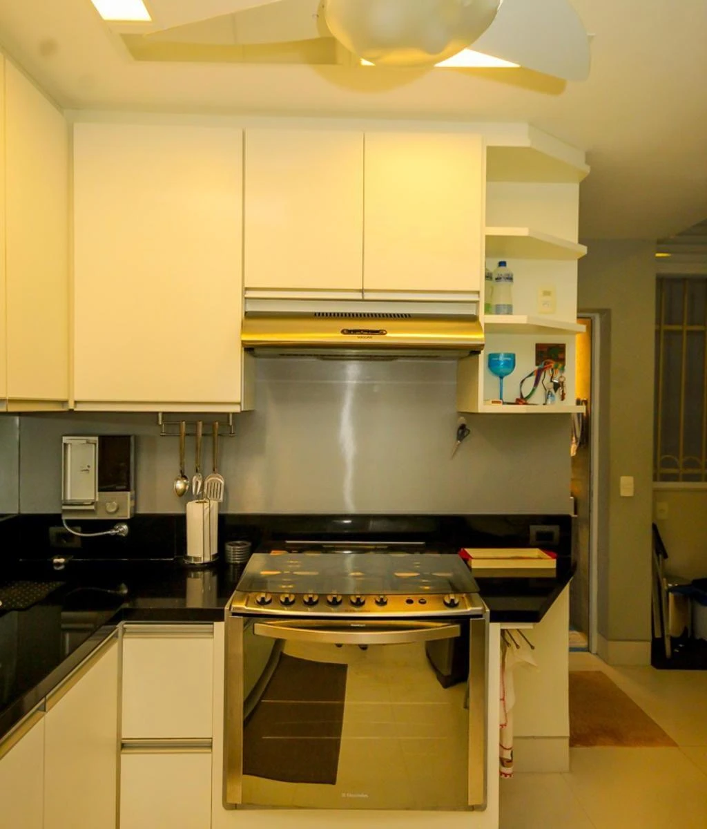 Apartment with a closed kitchen and 3 bedrooms at 112 m² — photo 35