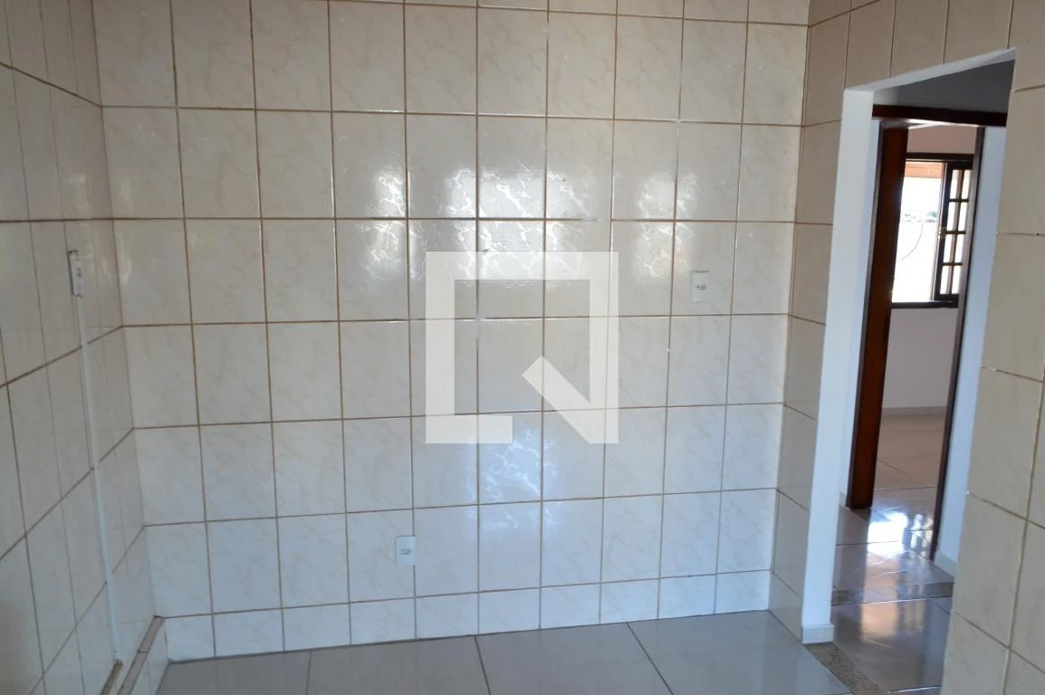 Condominium house with 2 bedrooms and a glass shower — photo 10