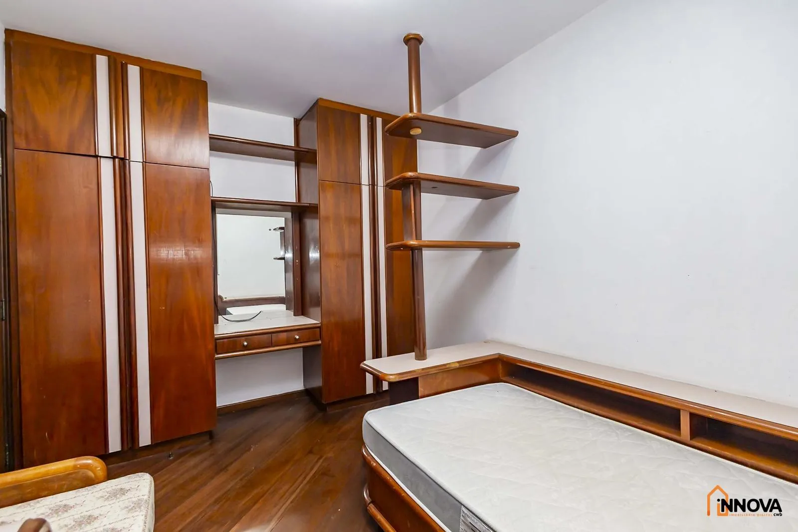 House with 5 bedrooms, 10 bathrooms, 5 parking spaces — photo 25