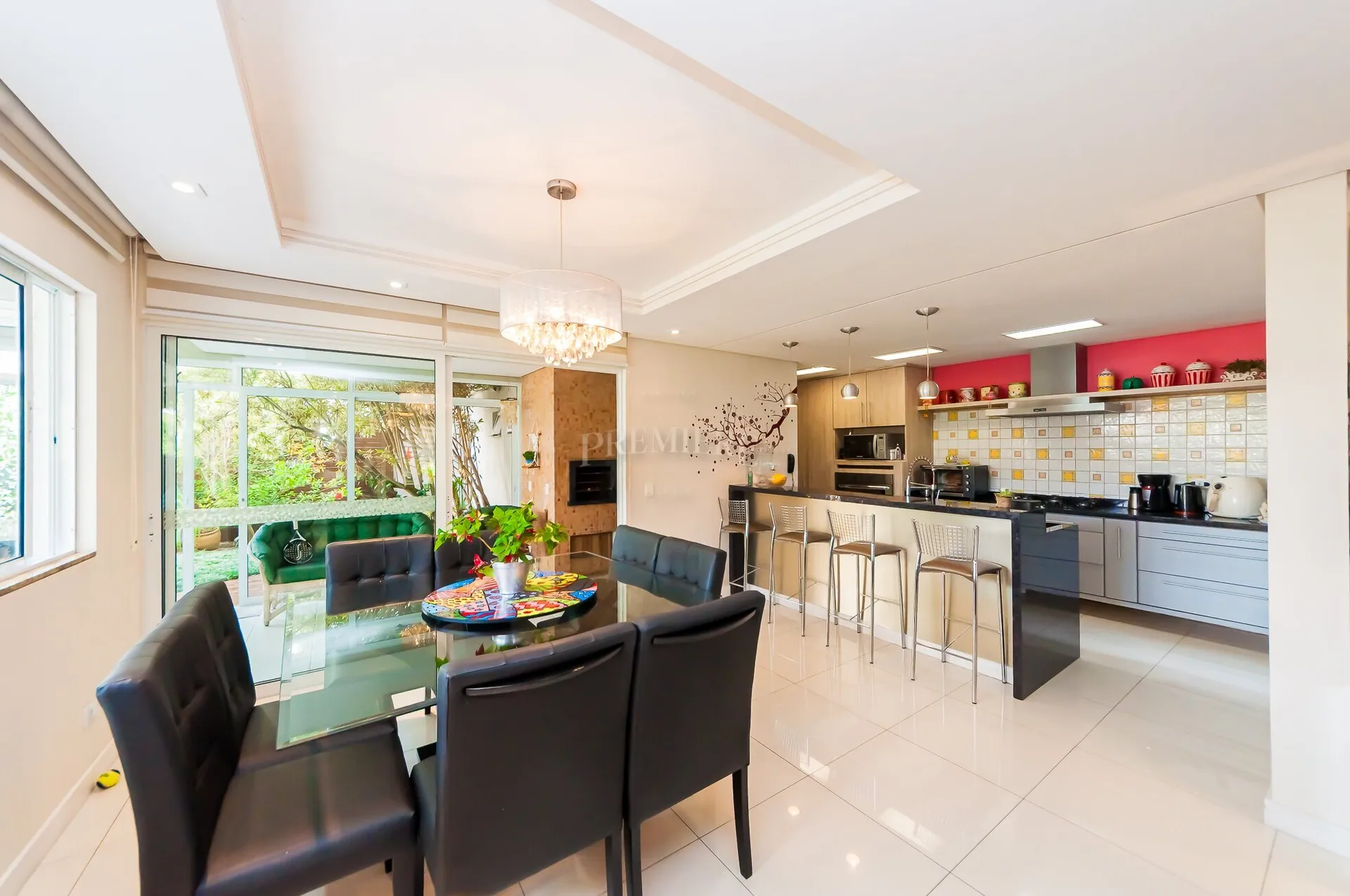 4-bedroom house with open-plan kitchen and 3 parking — photo 6