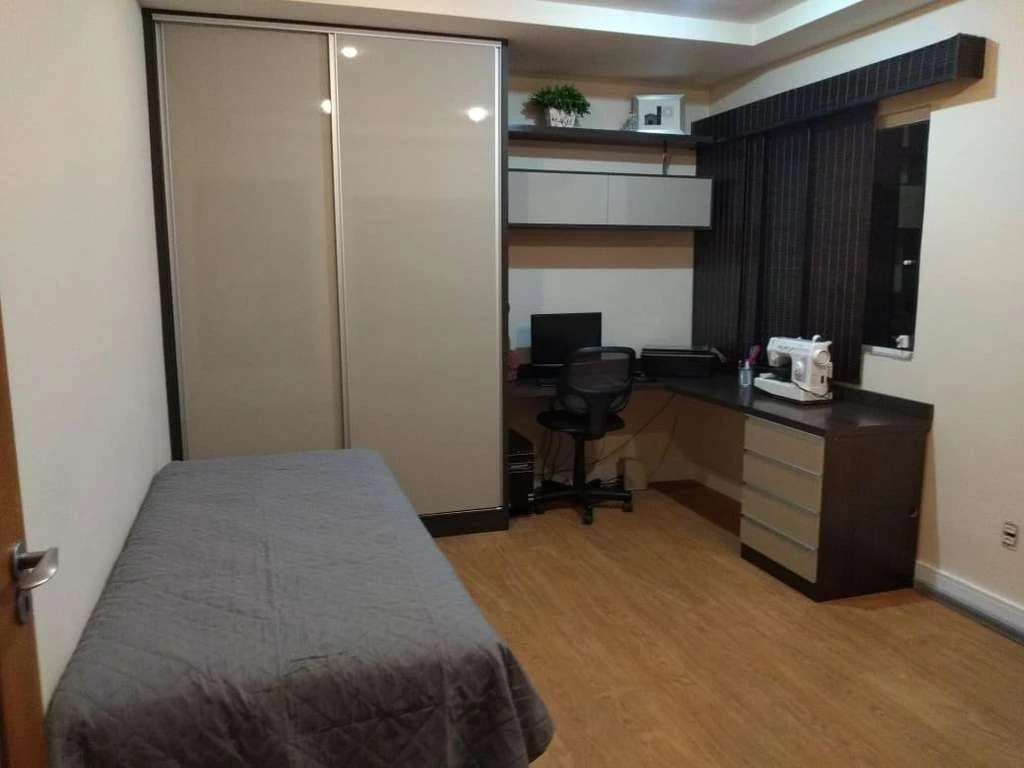 Casa com 4 quartos e piscina com área de sauna — photo 15