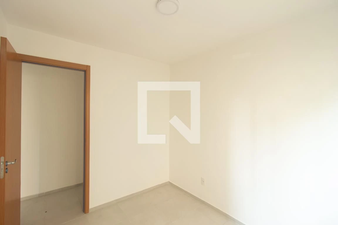 2-bedroom apartment in a building with a pool — photo 57