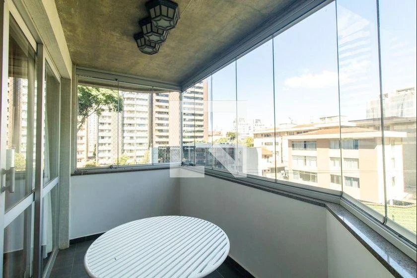 Glass-enclosed balcony in a 4-bedroom apartment, 292 m²