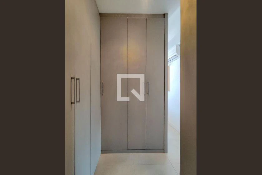 3-bedroom apartment with a mountain view — photo 28
