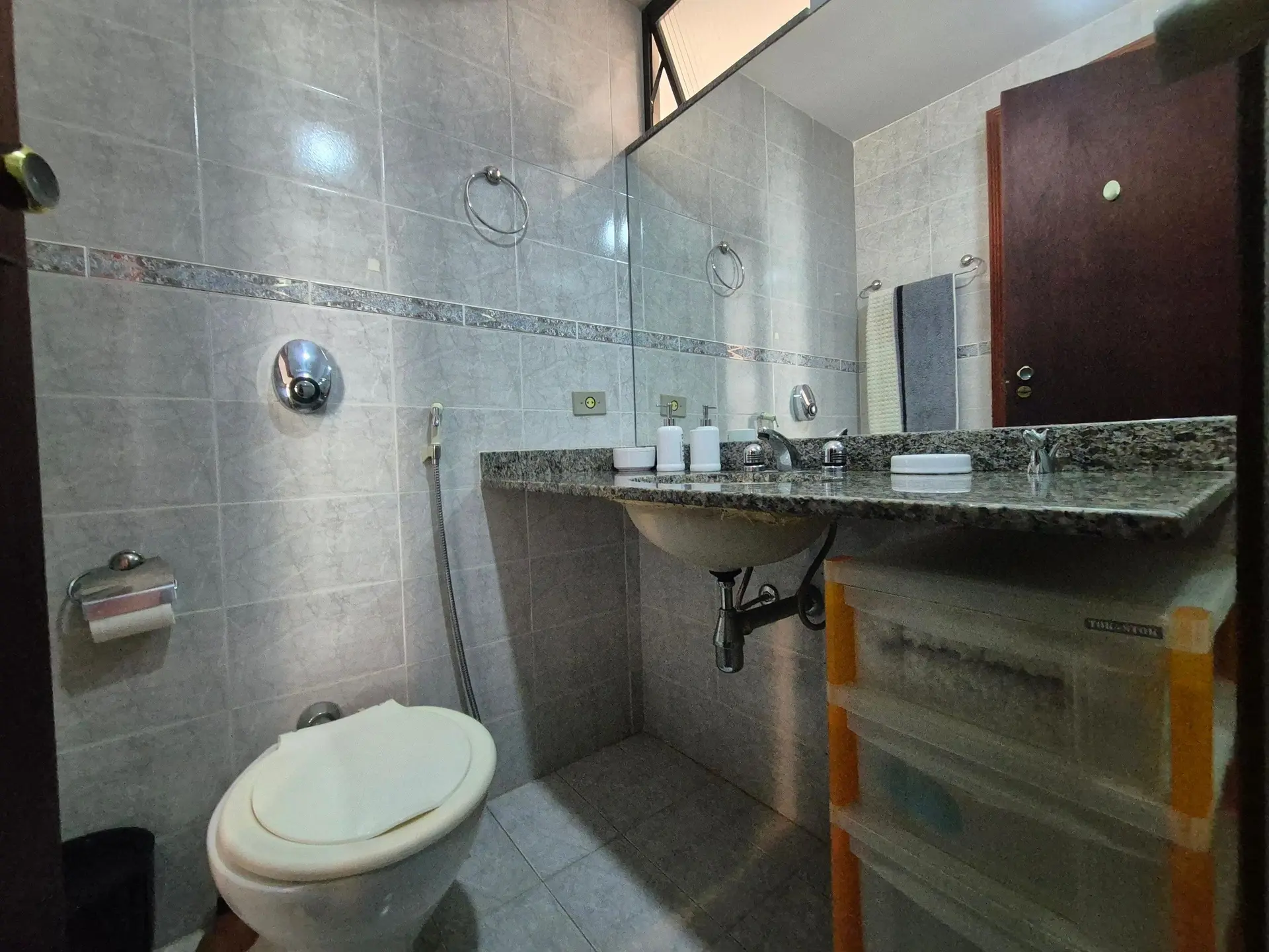 Glass-enclosed balcony in a 2-bedroom apartment, 84 m² — photo 28