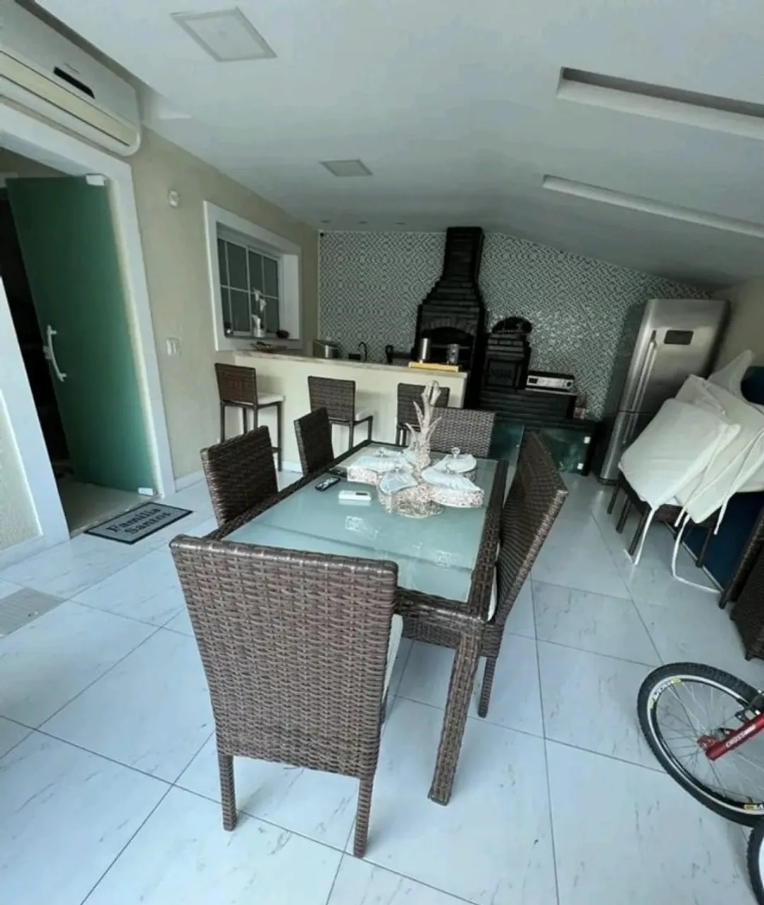 Furnished rental house with 4 bedrooms and 5 bathrooms — photo 9