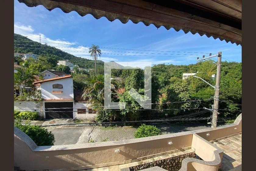 Rental house with 6 bedrooms and 704 m² — photo 43