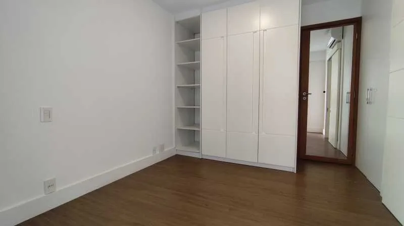 165 m² apartment with 3 bedrooms and 5 bathrooms — photo 12