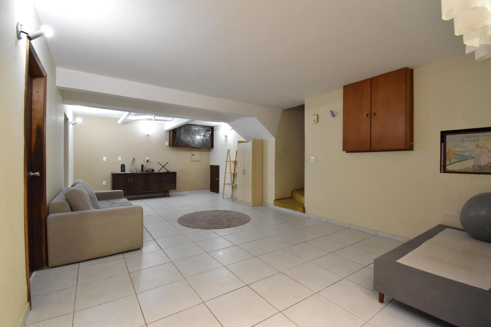 6-bedroom house with a garden — photo 16