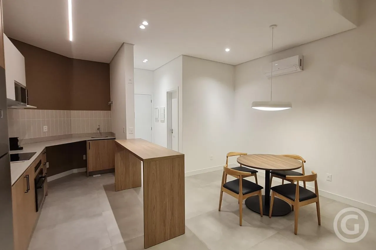 Furnished apartment with 1 en-suite bedroom and 2 baths — photo 5