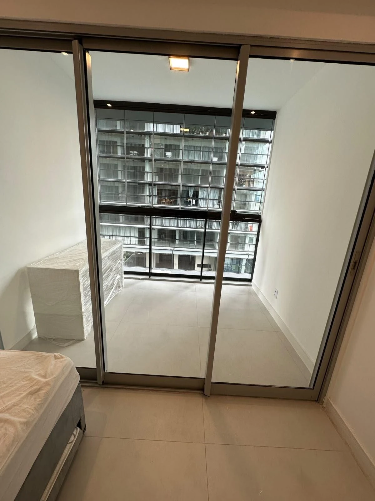 Floor-to-ceiling windows in a 2-bedroom apartment, 84 m² — photo 64