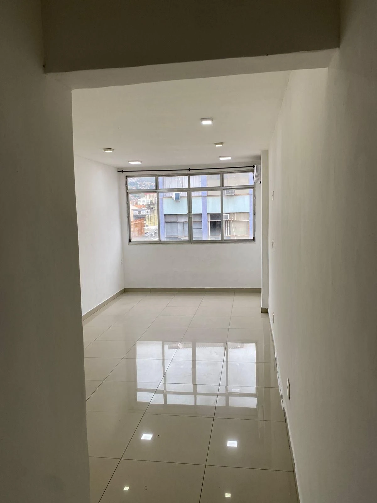 Estudio sin amueblar con 1 dormitorio y 1 baño