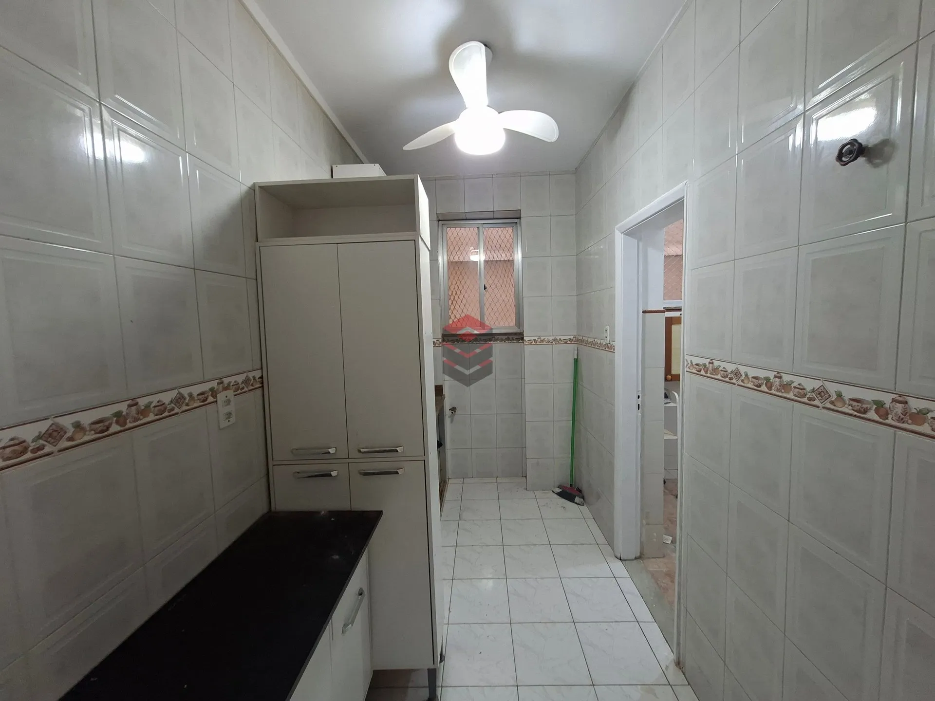 Apartment, 159 m², with wood or laminate floors — photo 25