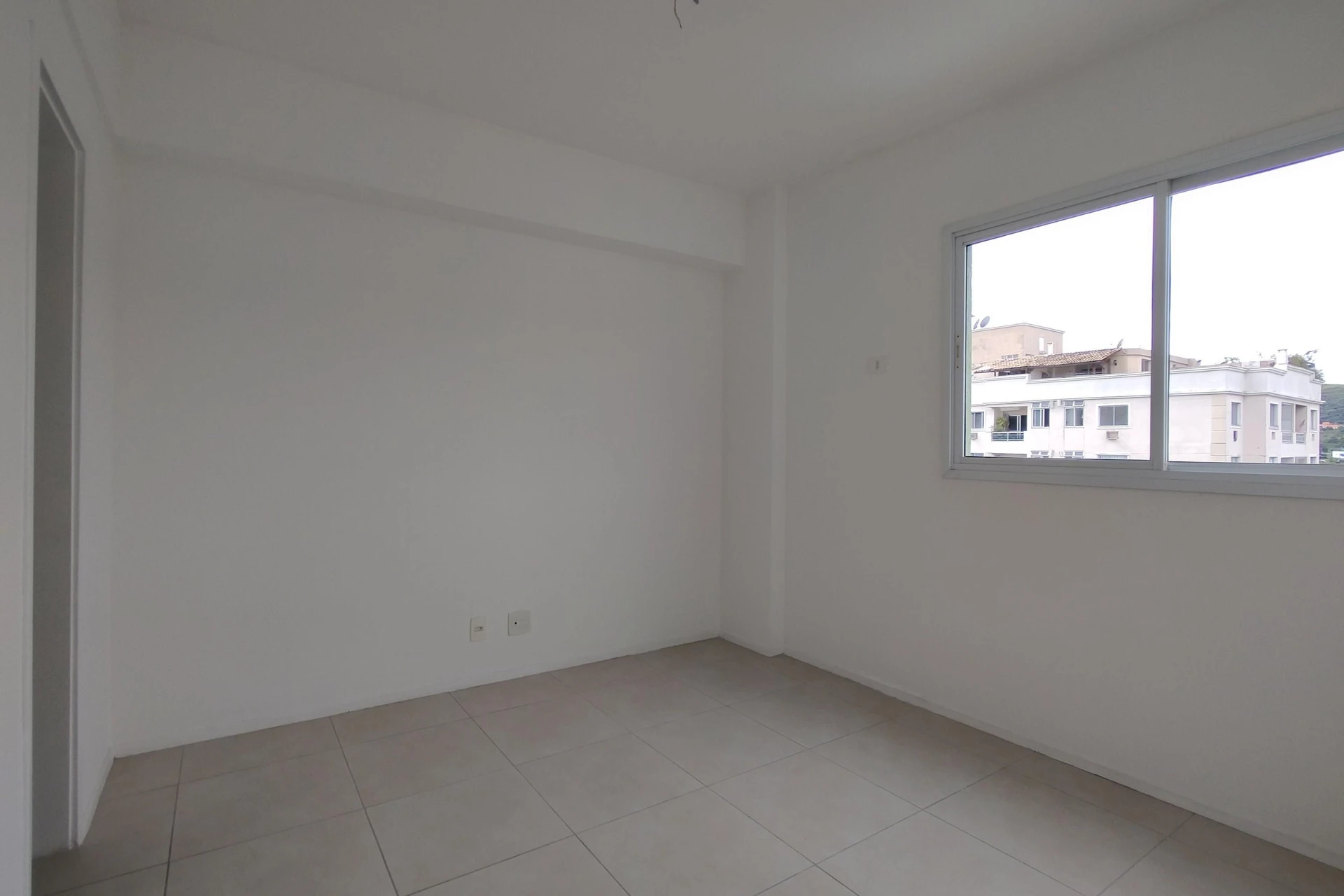 Apartment with 2 bedrooms, balcony and 1 parking space — photo 55