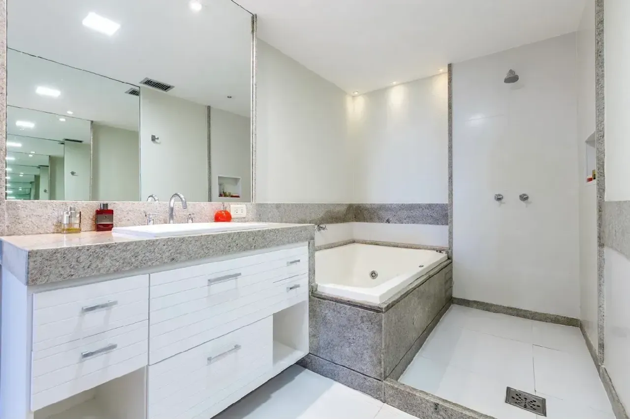 Duplex with 4 bedrooms and an open-plan kitchen — photo 10