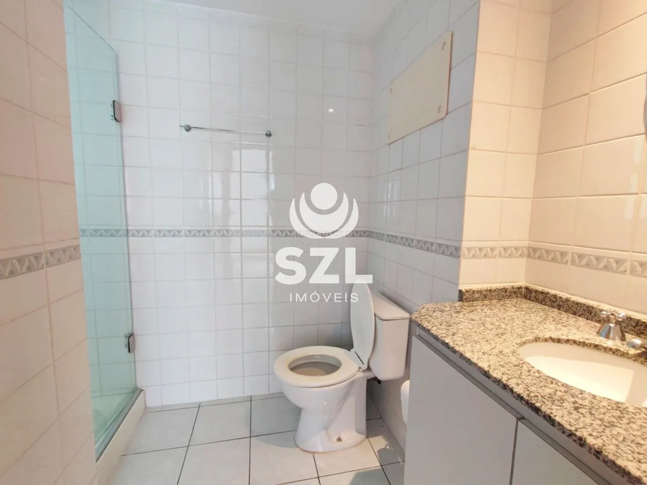 Unfurnished apartment with 3 bedrooms, 2 baths and parking — photo 13