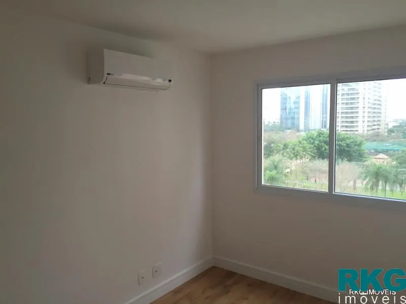 Apartment, 170 m², with a glass-enclosed balcony — photo 11