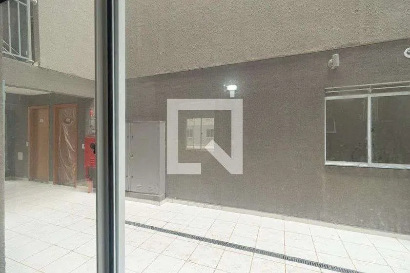 2-bedroom apartment in a building with a pool — photo 28