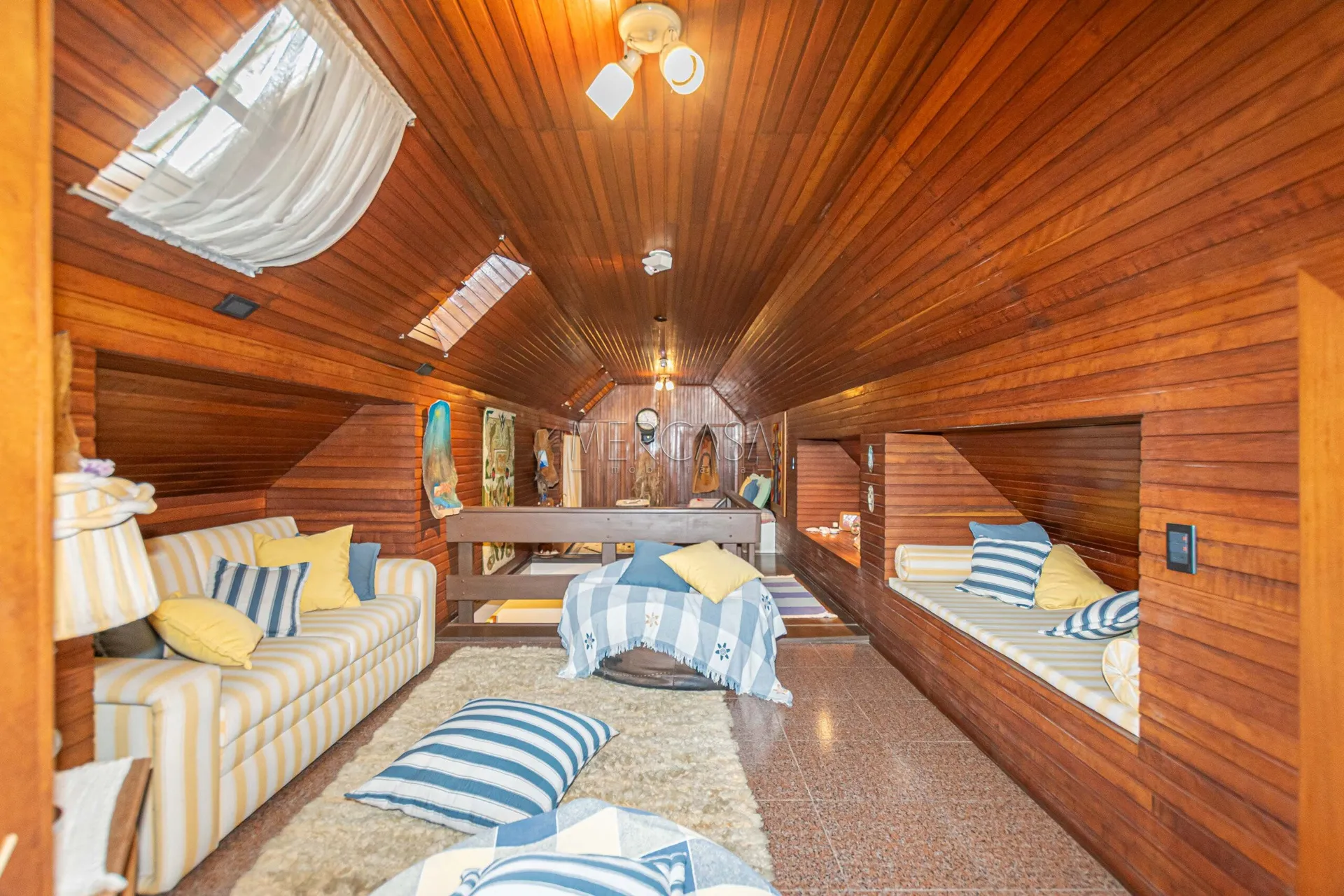 3-bedroom house with a bathtub in Curitiba — photo 32