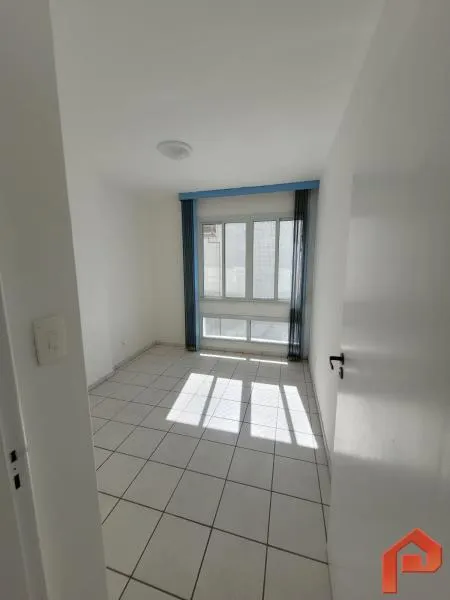 Apartamento de 75 m² e 2 quartos, Centro — photo 3