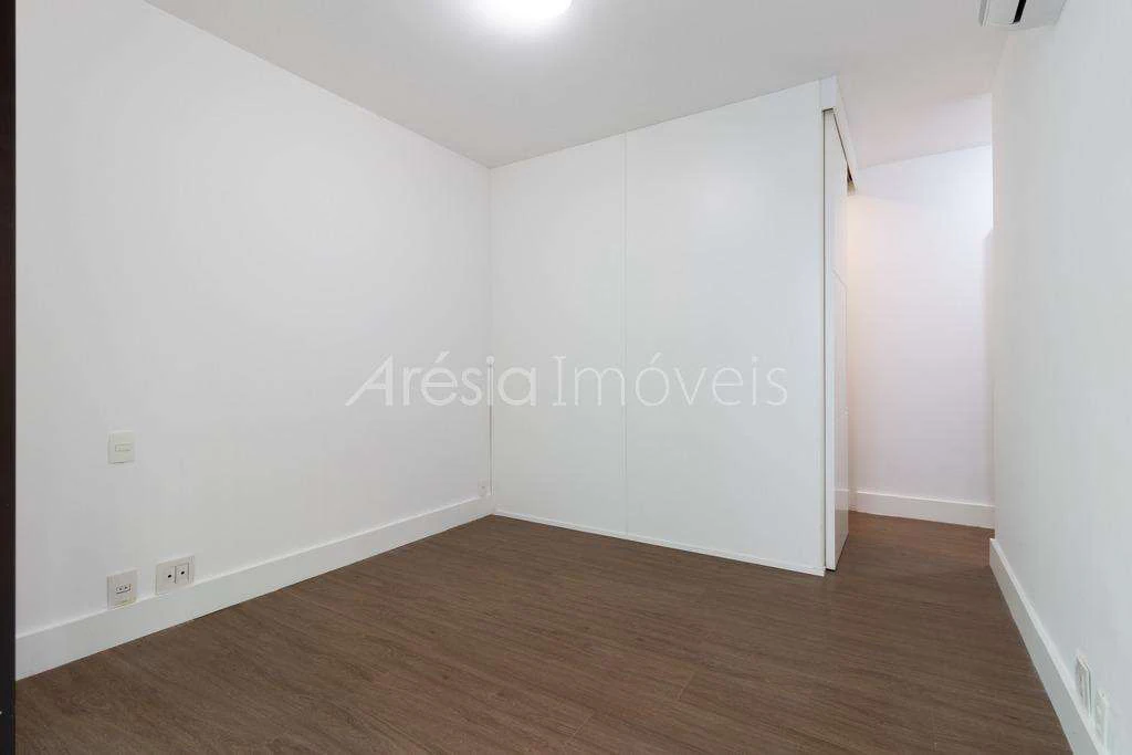 160 m² apartment with 3 en-suite bedrooms and 2 spots — photo 3