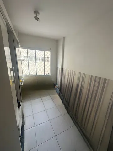 64 m² apartment with 3 bedrooms and 2 bathrooms — photo 10