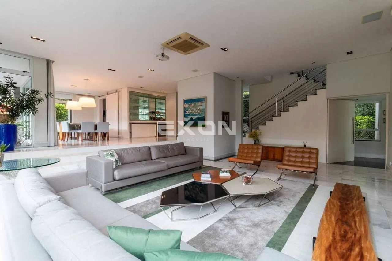 House with 5 bedrooms and 829 m² plus 4 parking spots — photo 3