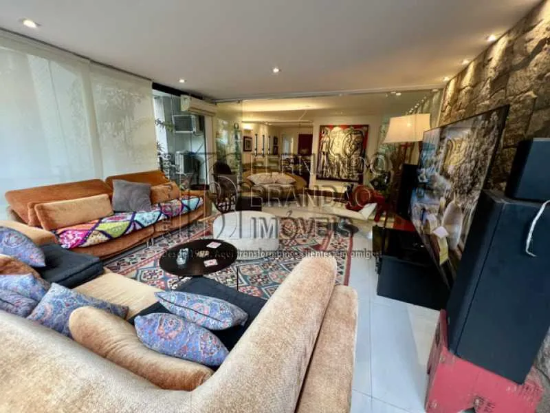 3-bedroom apartment with an open-plan kitchen — photo 12