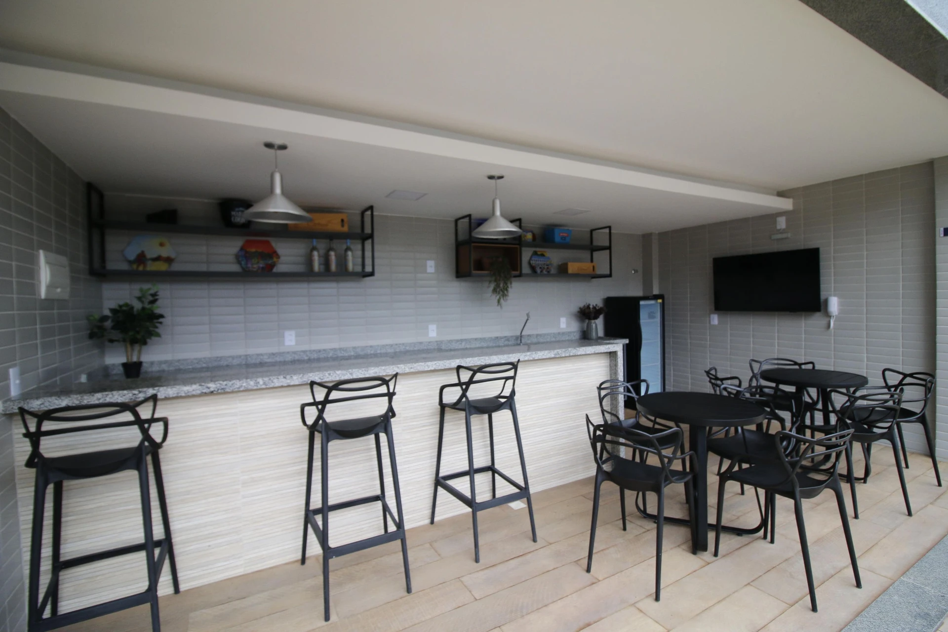 Apartamento de 1 dormitorio con cocina abierta y balcón — photo 20