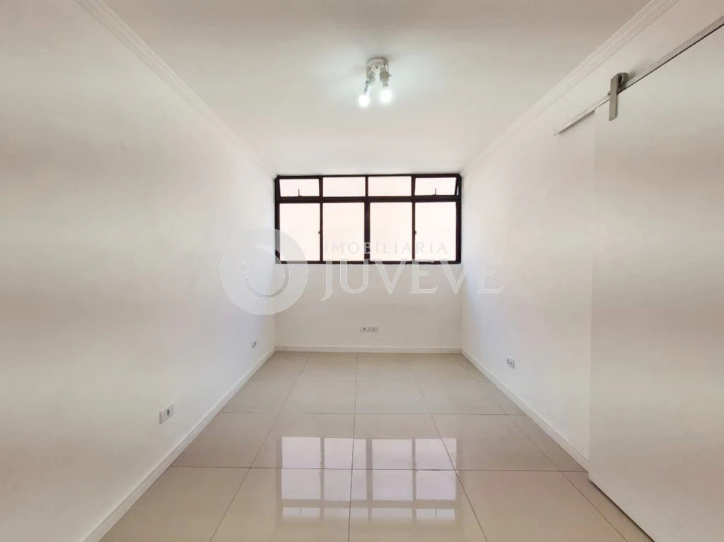 3-bedroom apartment in a building with a pool — photo 20