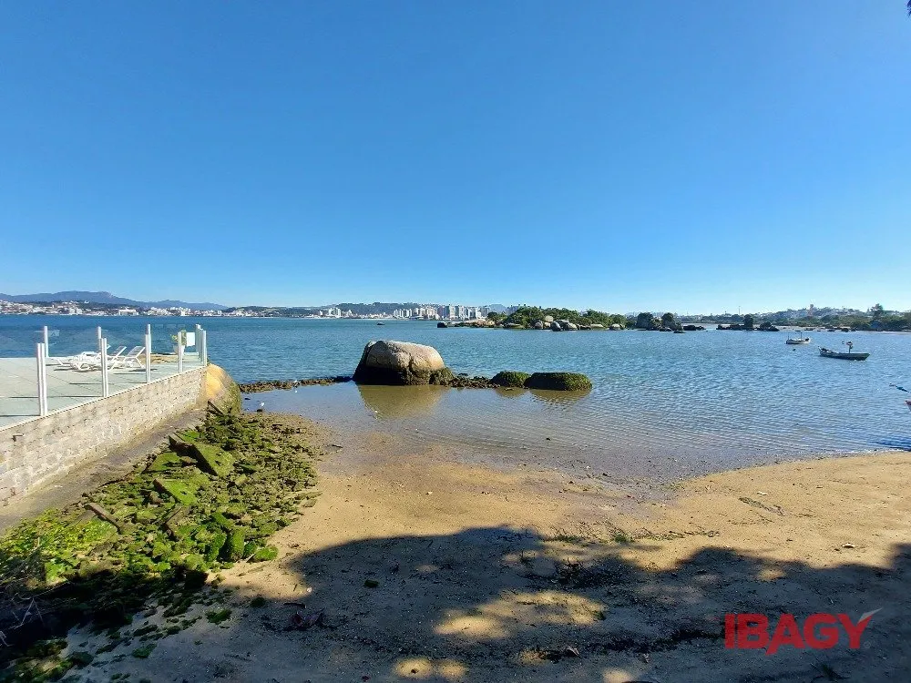 Apartment, 60 m², with a water view — photo 37