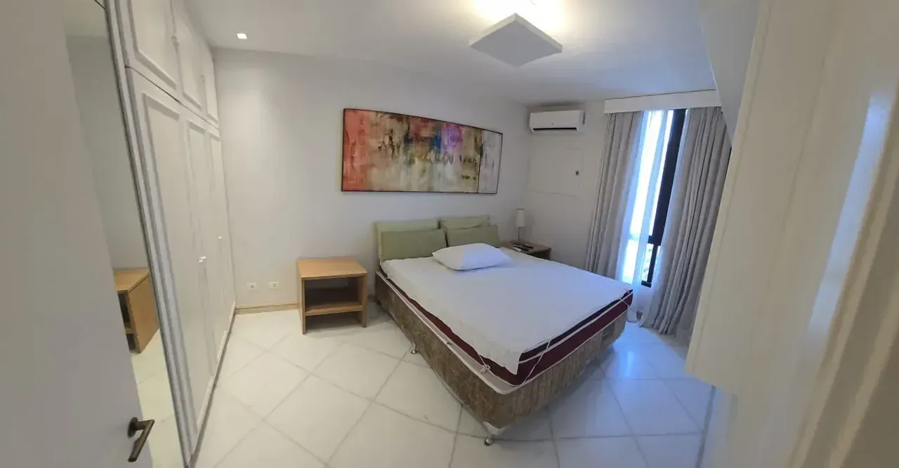 Furnished 2-bedroom apartment with open-plan kitchen — photo 11