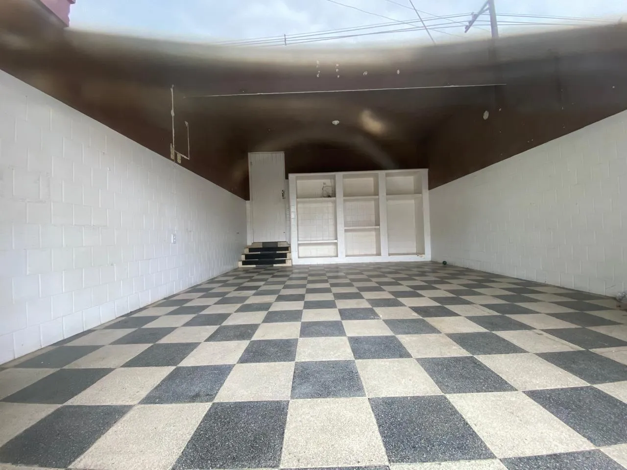 Unfurnished house with 5 bedrooms and 621 m² — photo 19