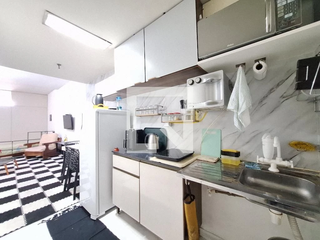 Furnished 1-bedroom apartment with 1 bathroom, no parking — photo 2