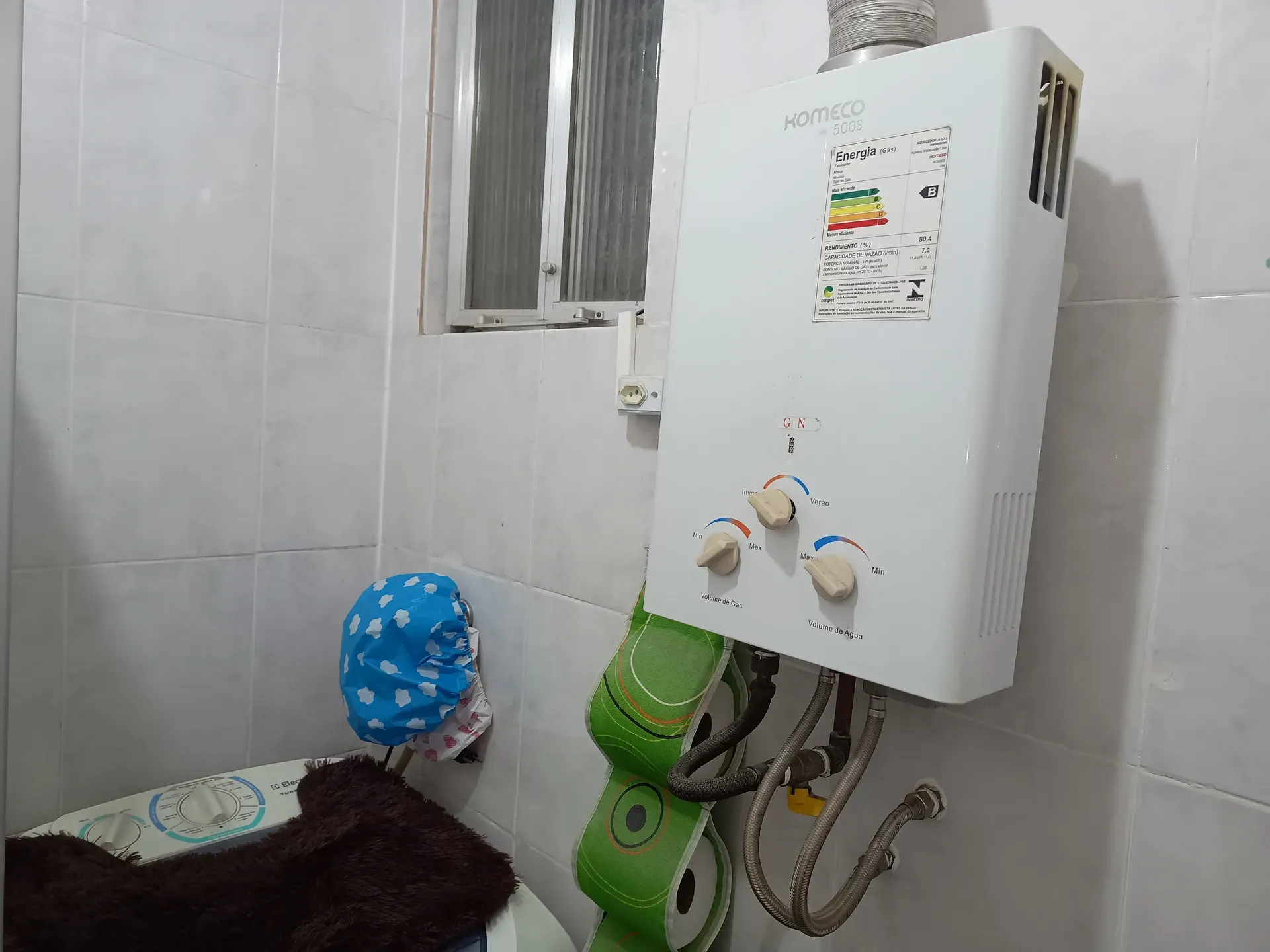 Balcony with a grill in a one-bedroom apartment, 30 m² — photo 20