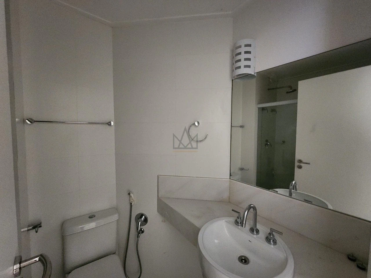 Departamento con ventanales de piso a techo en Florianópolis — photo 8