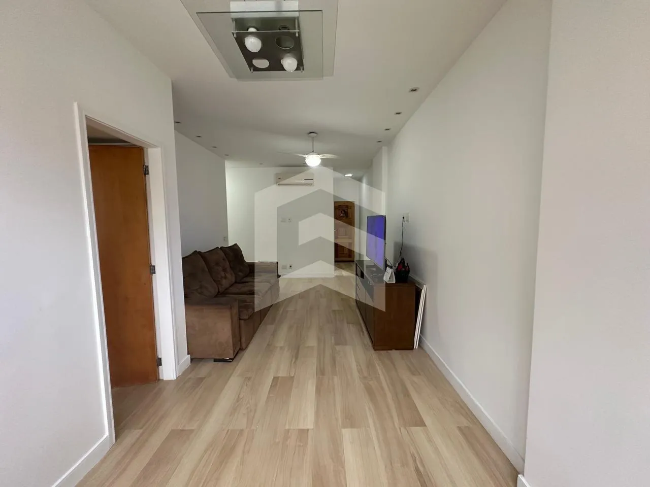 Apartamento mobiliado, 95 m², com banheira