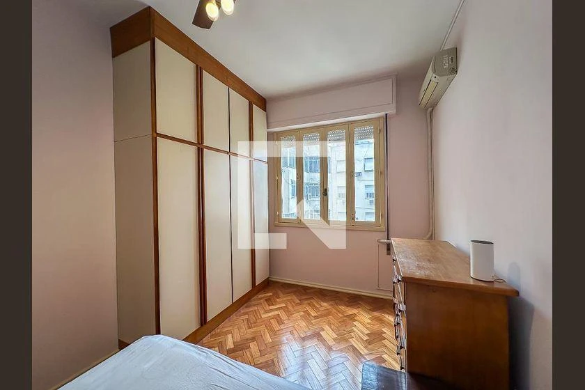 4-bedroom apartment with 3 bathrooms and 206 m² — photo 47