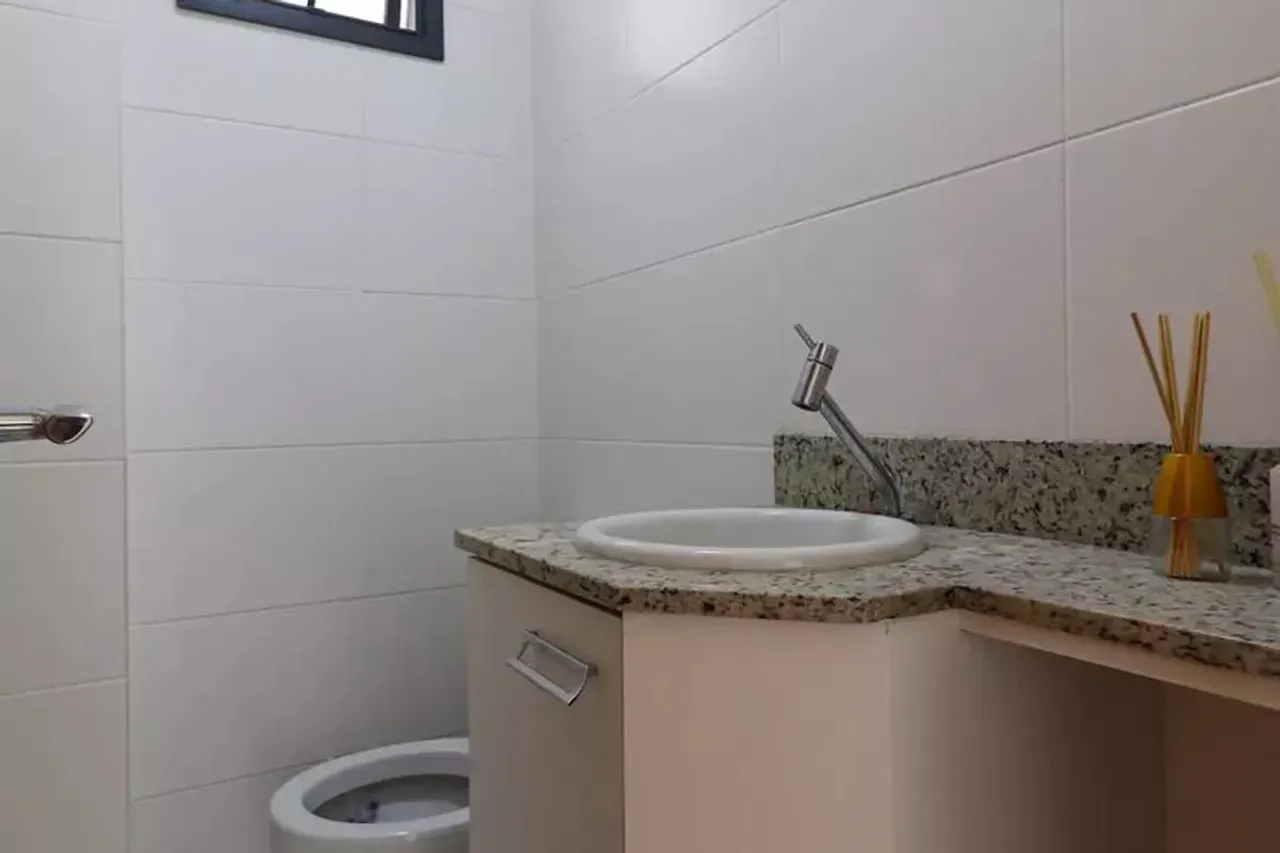 Private pool in a 4-bedroom house, 220 m² — photo 25