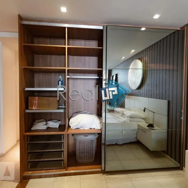 One-bedroom apartment with a washing machine — photo 21