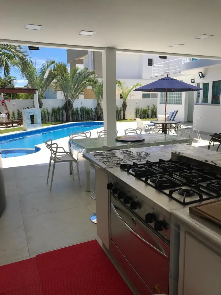 House with 7 bedrooms and 6 en-suites plus pool — photo 37