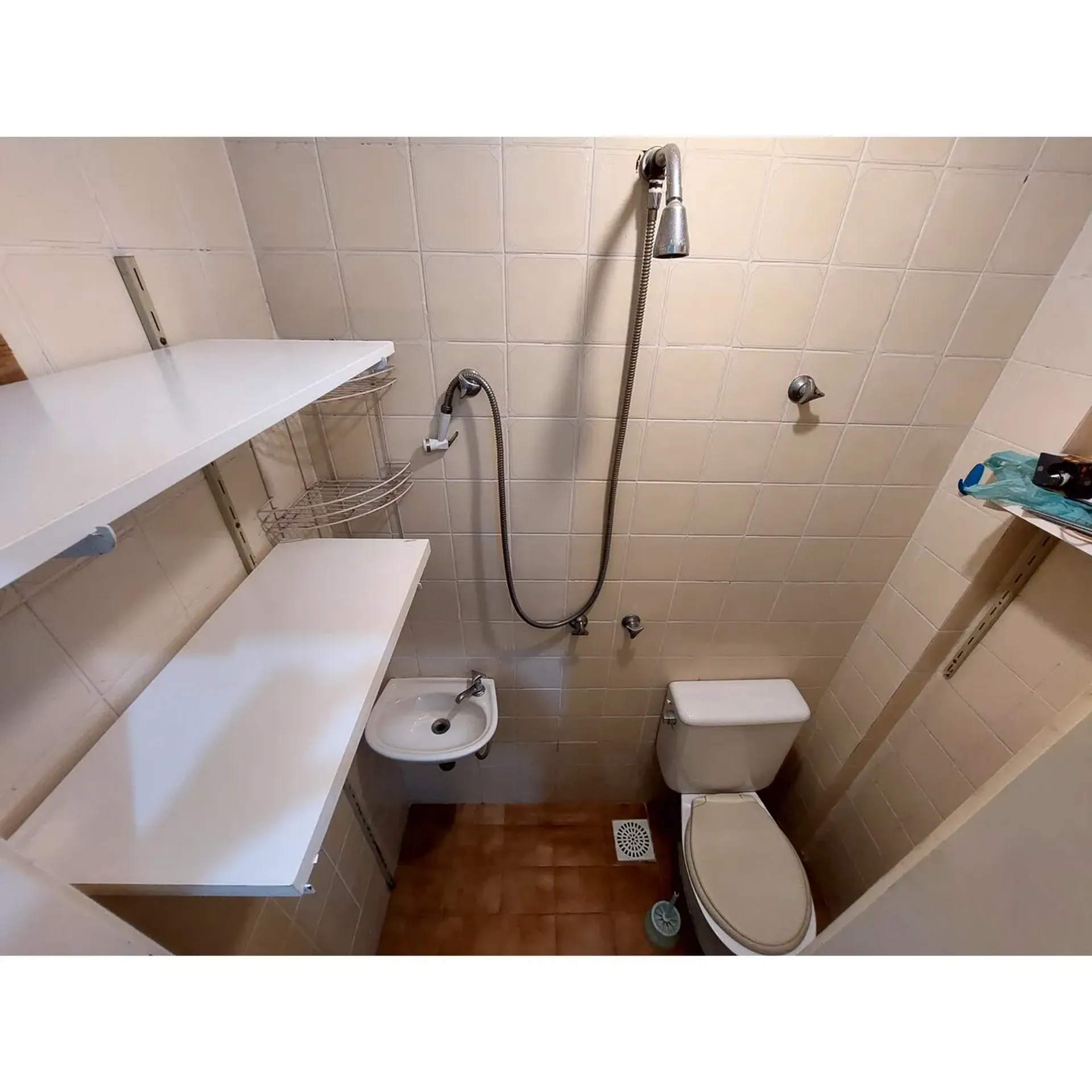 One-bedroom apartment with a washing machine — photo 31