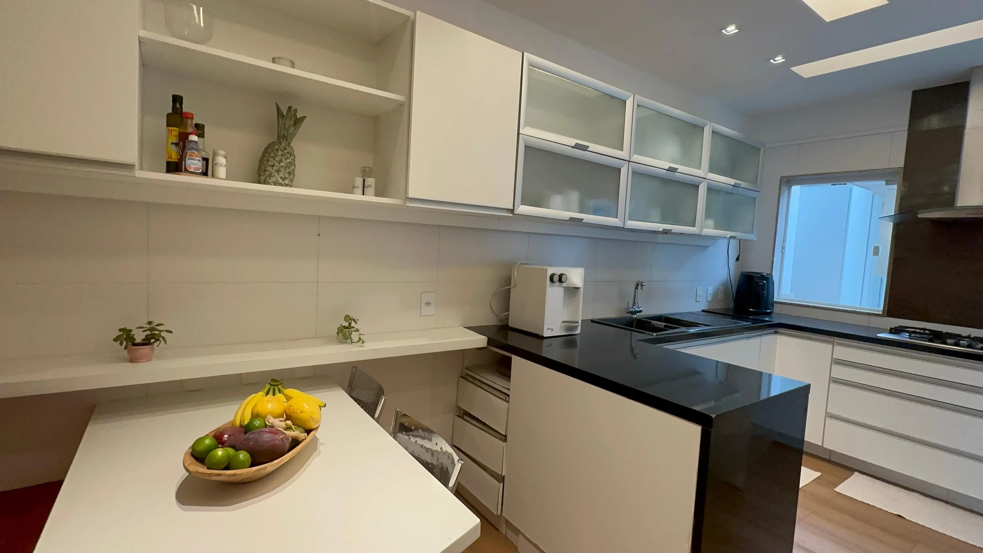 Furnished house, 360 m², with a walk-in closet — photo 69